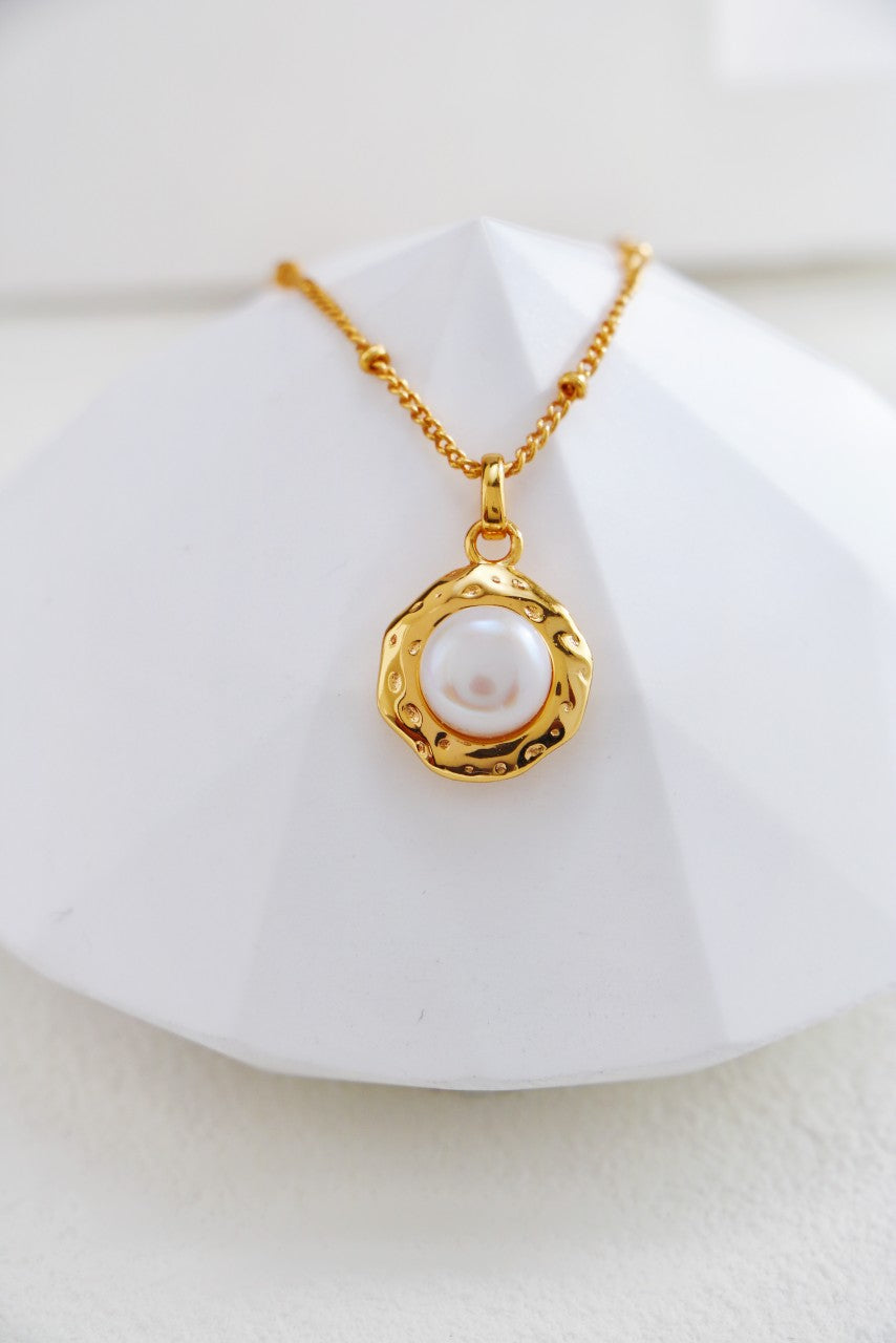 Niche Design Series Sterling Silver Vintage Gold Pearl Pendant Necklace