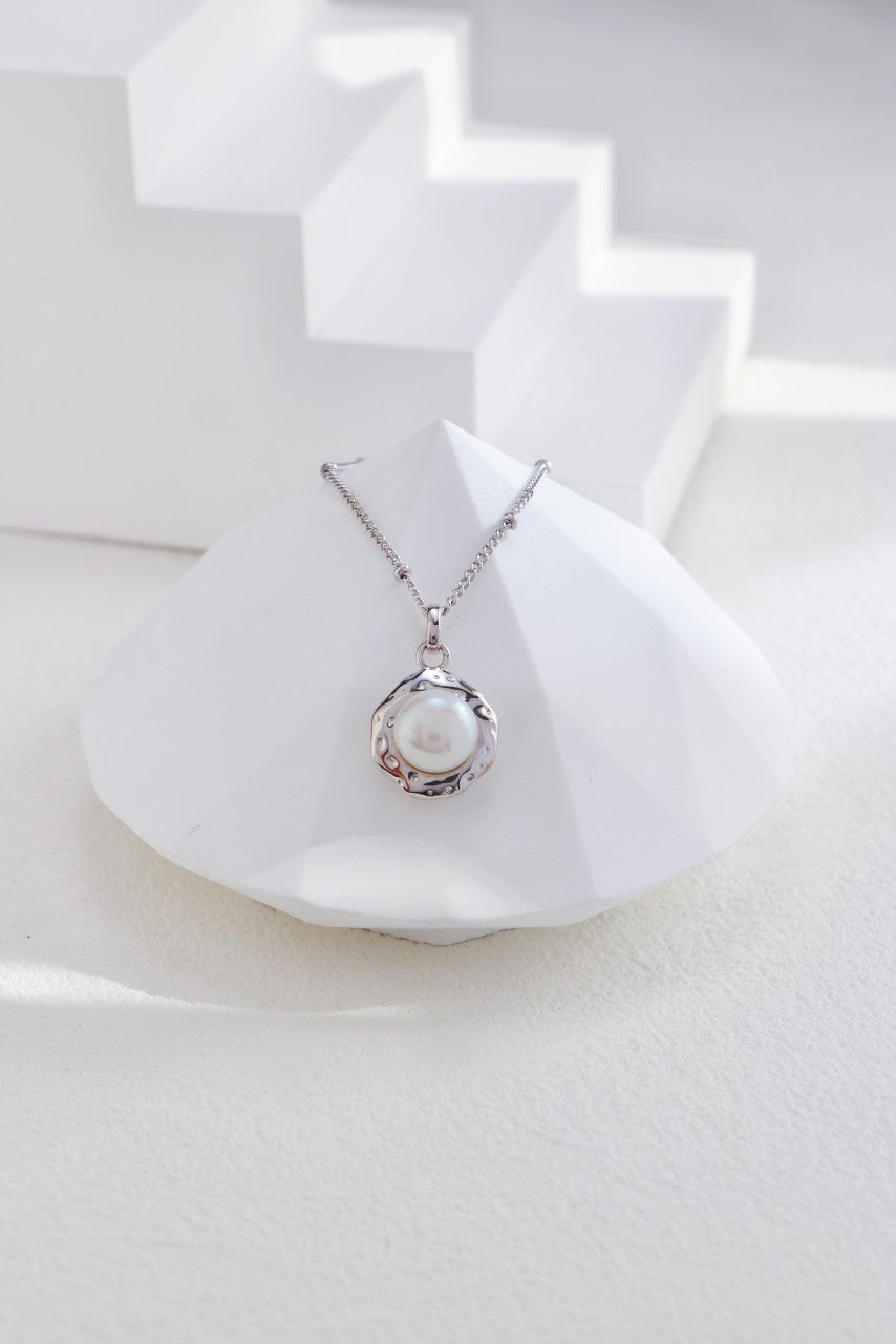 Niche Design Series Sterling Silver Vintage Gold Pearl Pendant Necklace