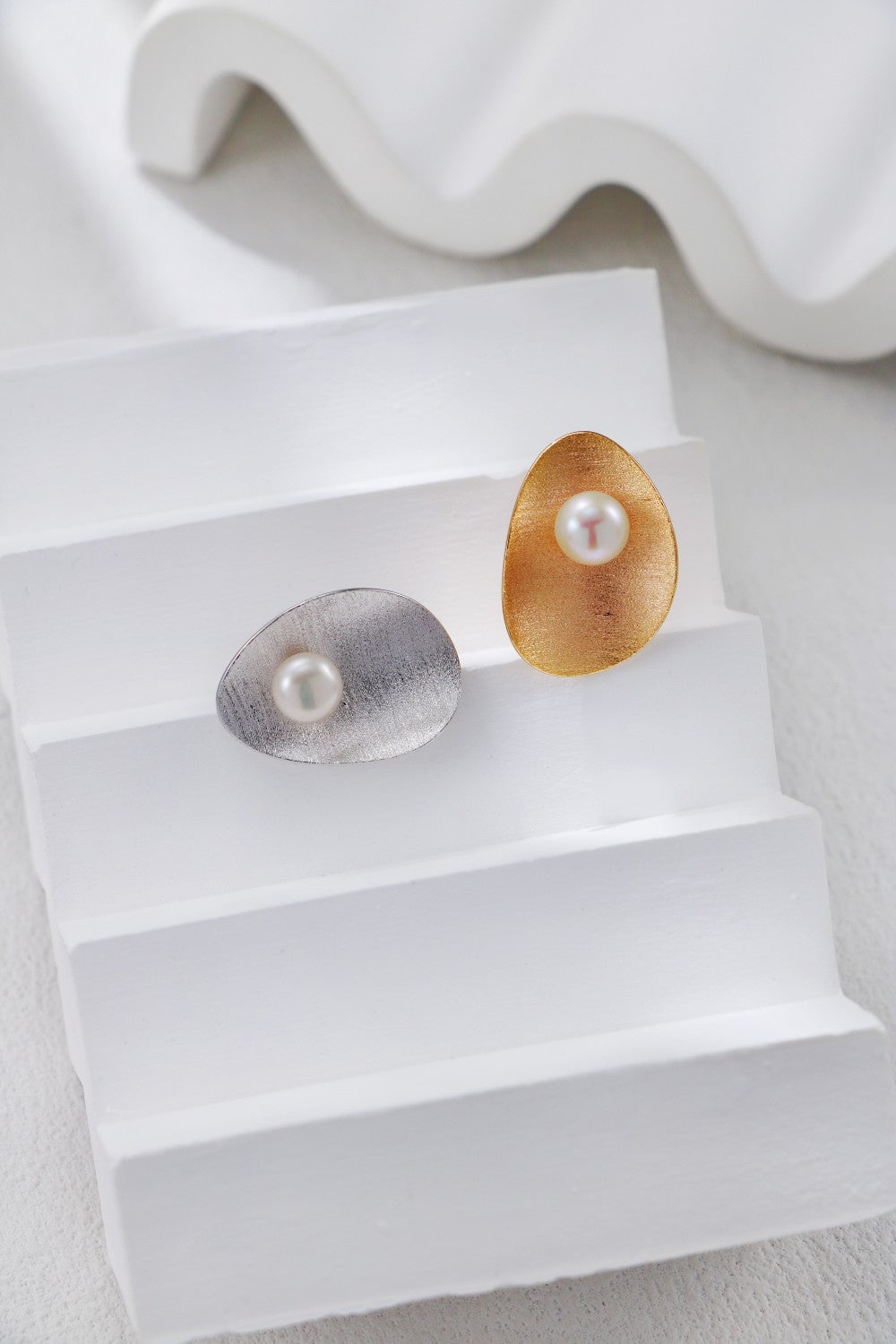 Niche Design Series Brushed Silver Pearl Ring