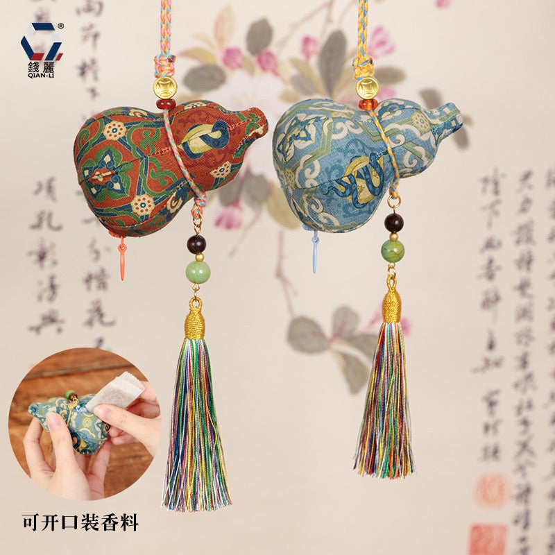 Intangible cultural heritage hand gourd sachet