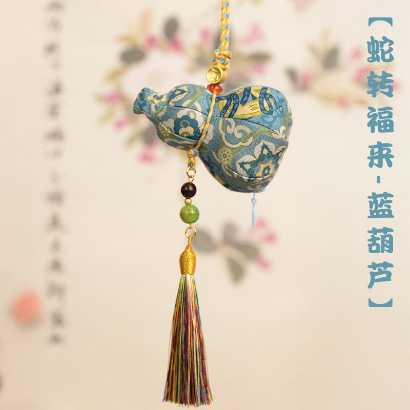 Intangible cultural heritage hand gourd sachet