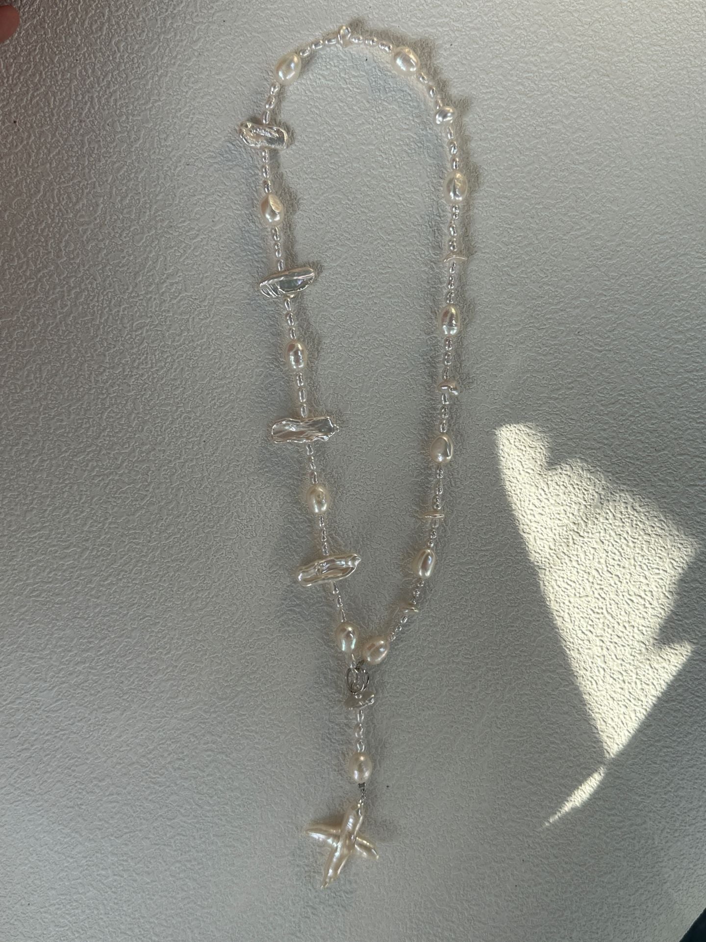 Cross Baroque pearl necklace, long chain, free clasp