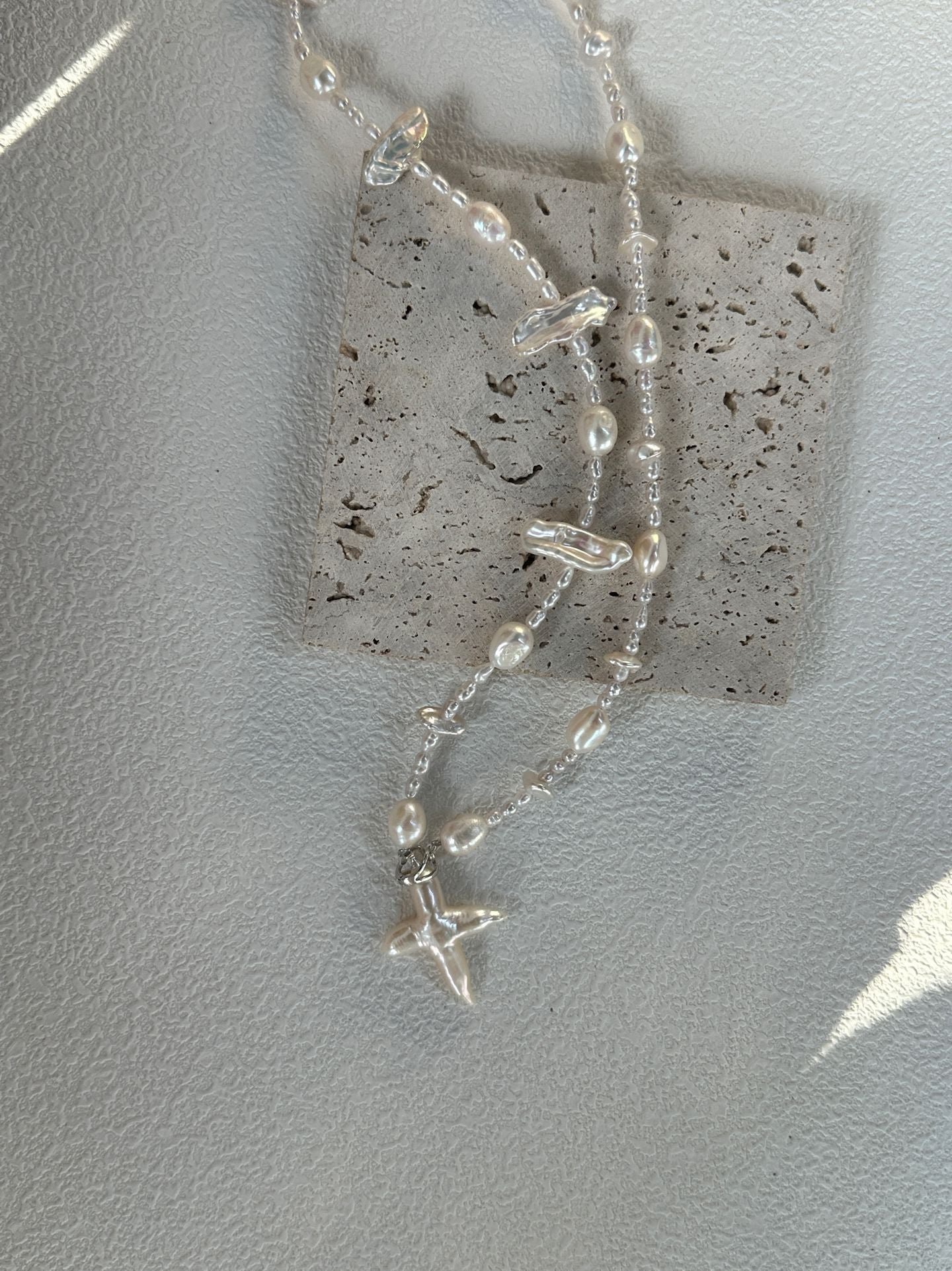 Cross Baroque pearl necklace, long chain, free clasp