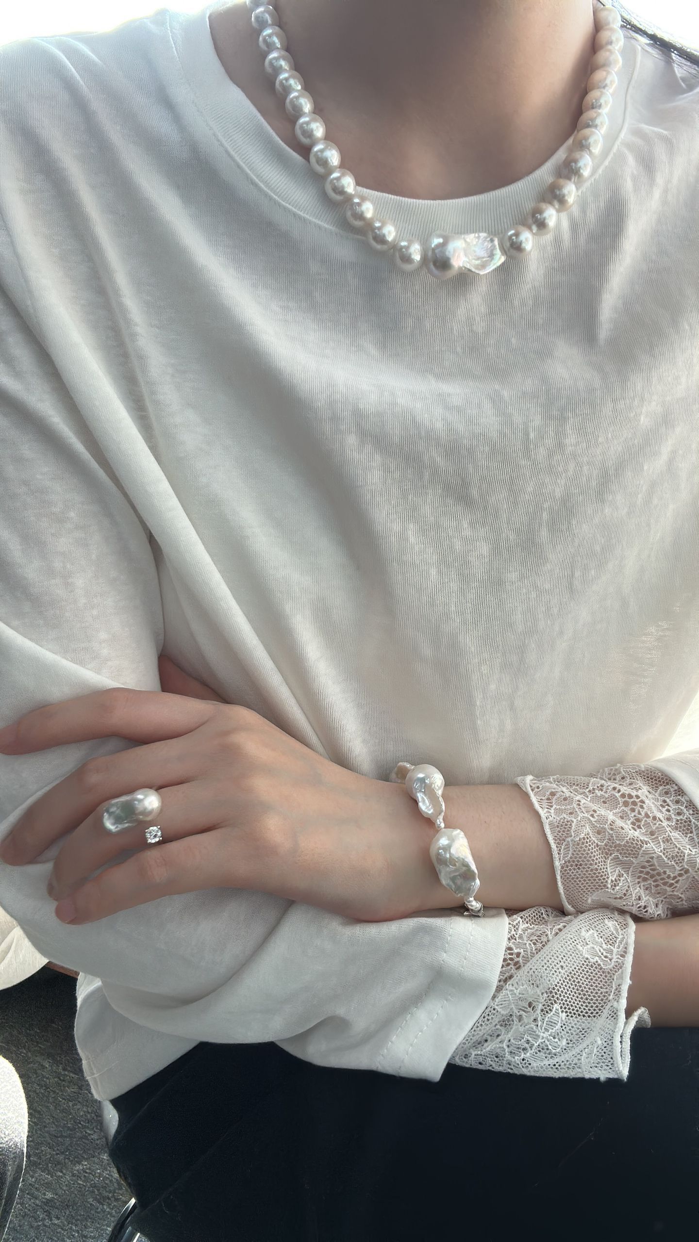 Natural oversized and bright baroque pearl bracelet