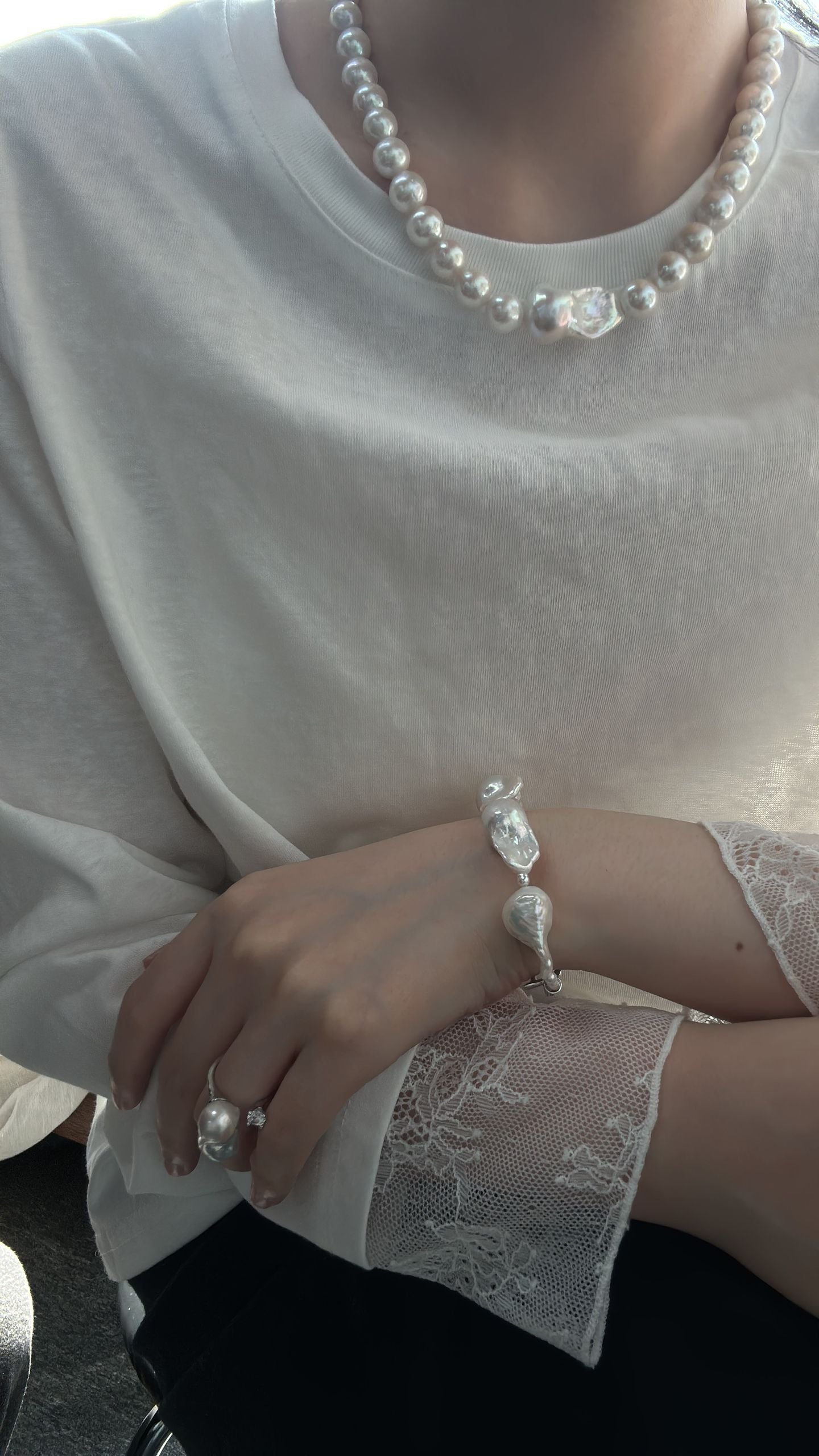 Natural oversized and bright baroque pearl bracelet