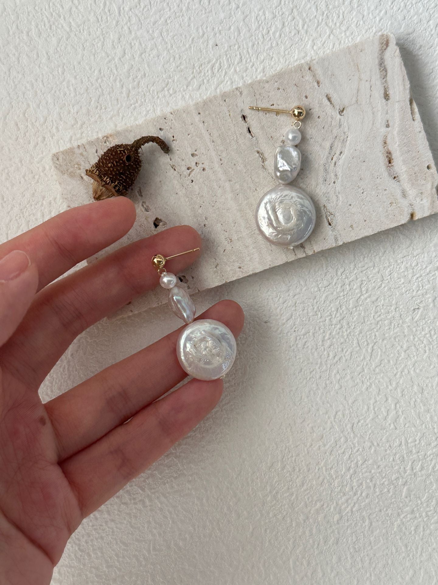 Pure natural Baroque round pearl earrings