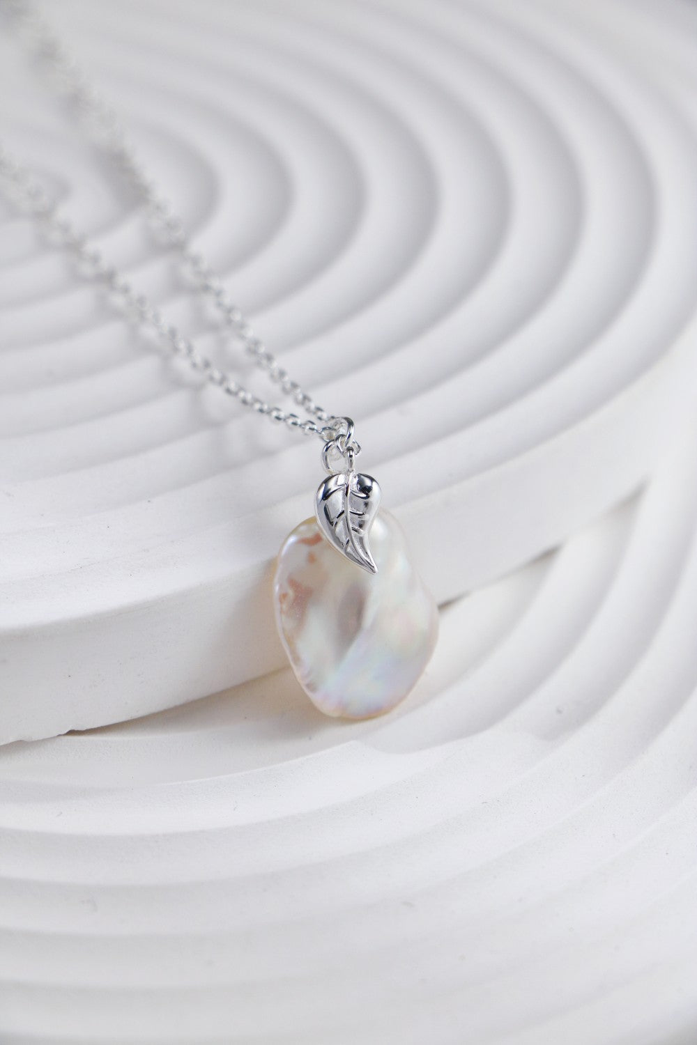 Niche Design Series Sterling Silver Petal Vintage Pearl Necklace
