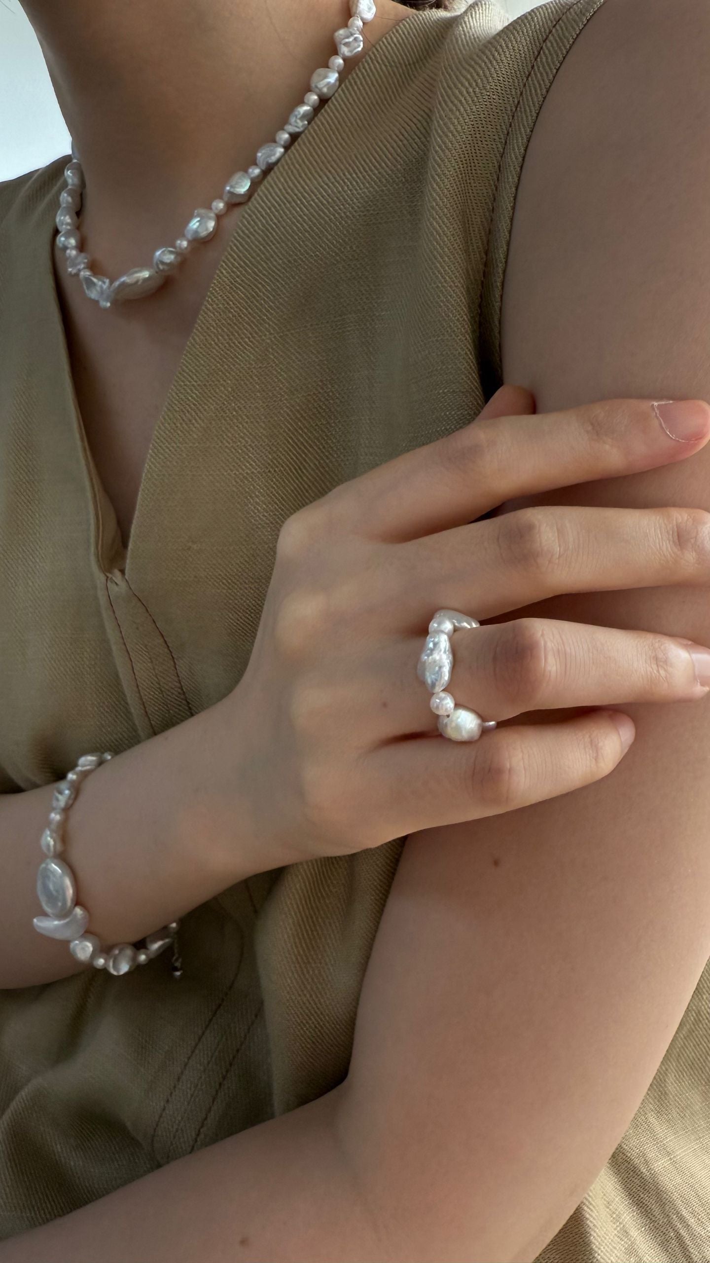 Pure natural Baroque sun and moon shaped pearl ring, elastic